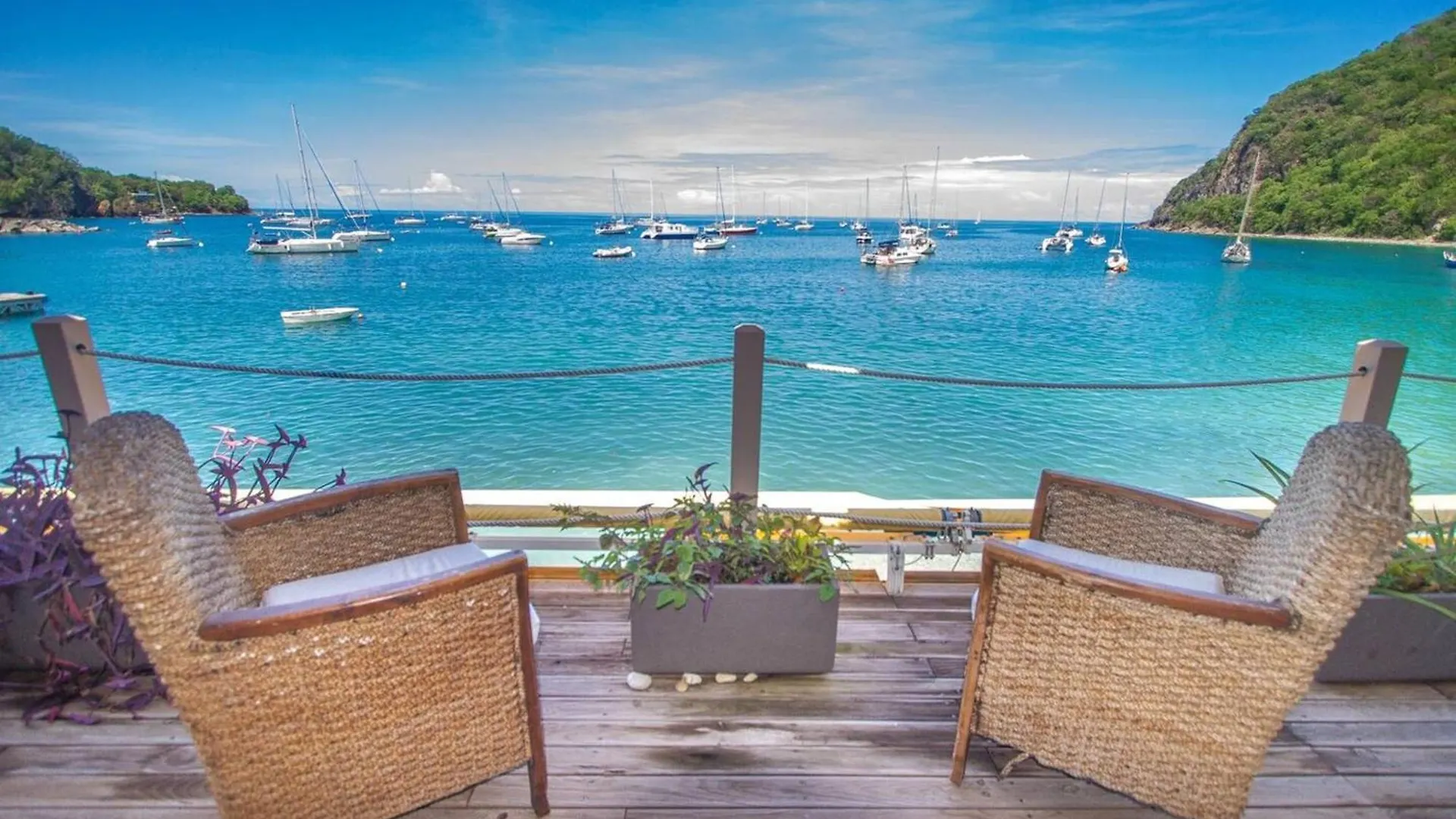 Appartement Elegant A Deshaies Avec Terrasse Privee 80 M²