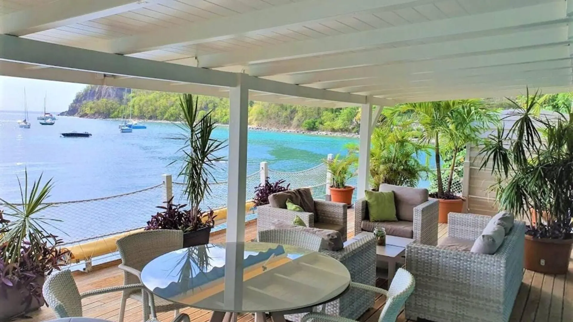 Appartement Elegant A Deshaies Avec Terrasse Privee 80 M²